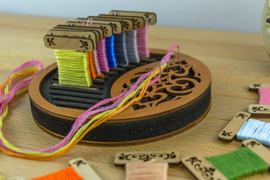 Circular foam stand for wooden, acrylic and other bobbins (spools) thickness 3mm