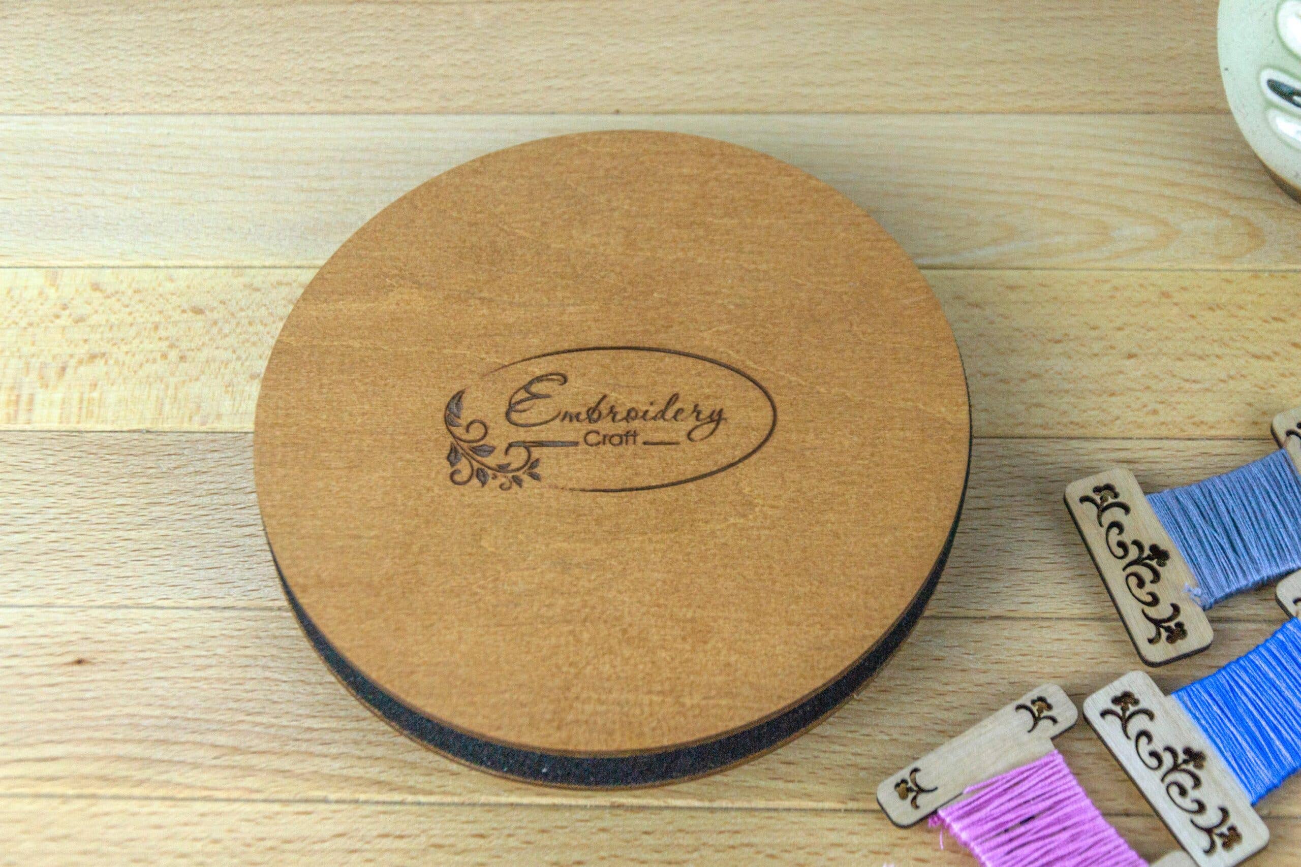 Circular foam stand for wooden, acrylic and other bobbins (spools) thickness 3mm