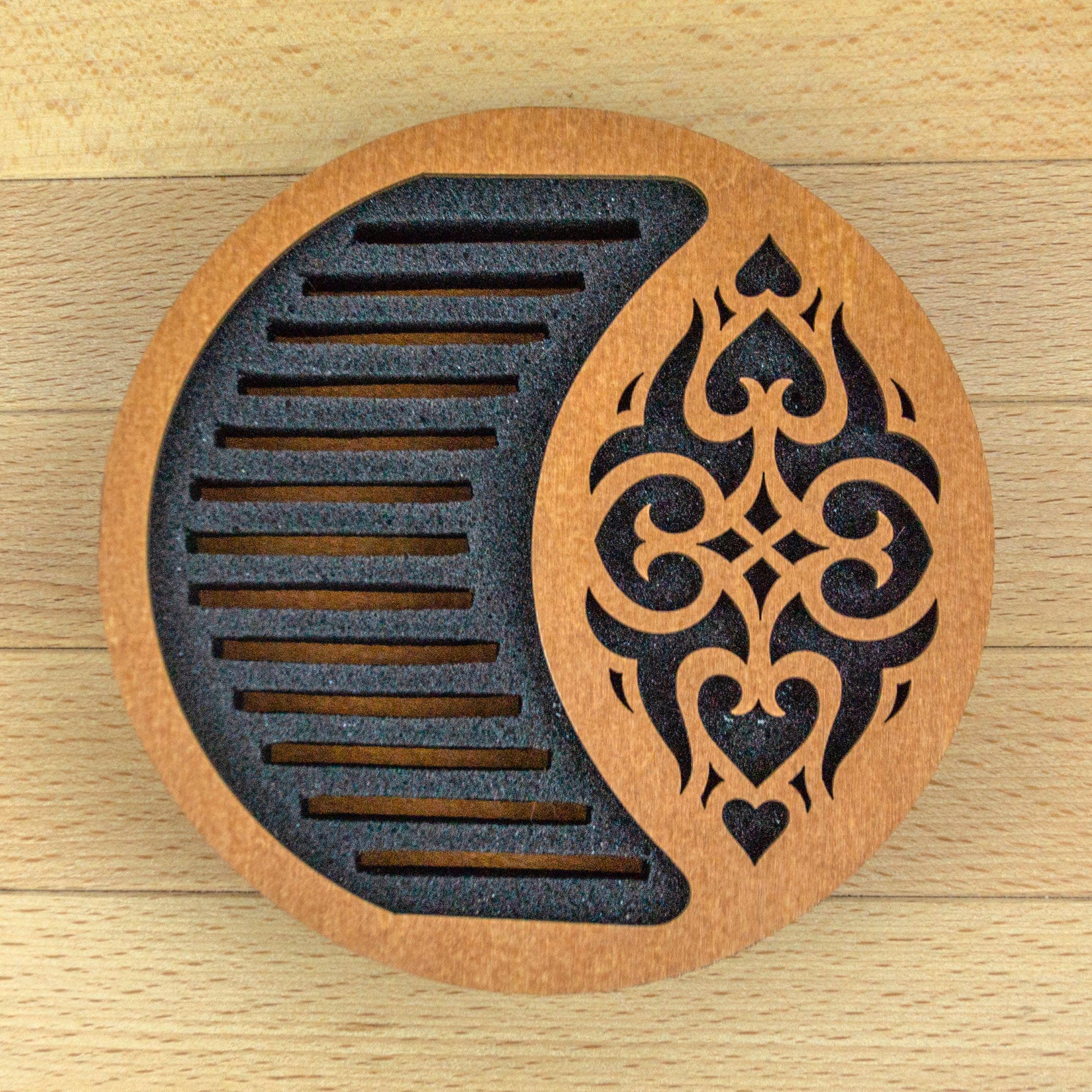 Circular foam stand for wooden, acrylic and other bobbins (spools) thickness 3mm