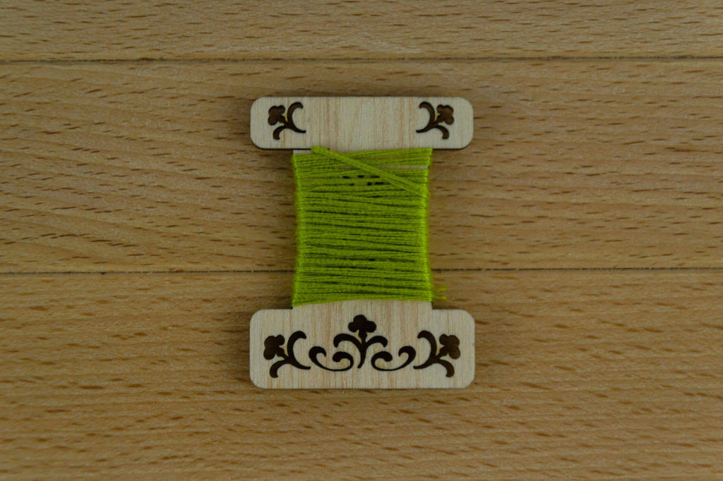 Engraved wooden thread bobbins for embroidery thread (10 per pack)