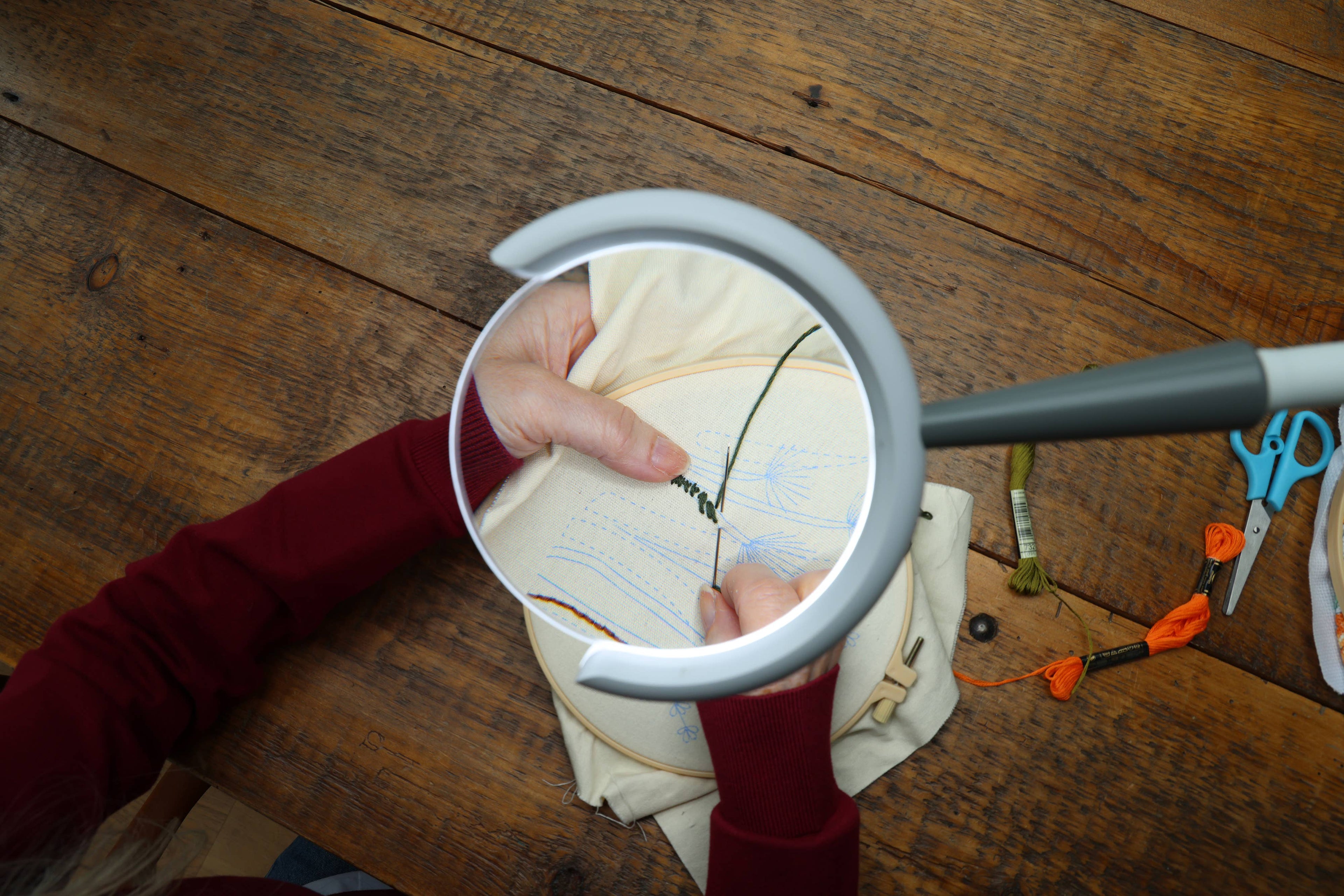Magnificent Pro Floor 2-in-2 magnifying lamp